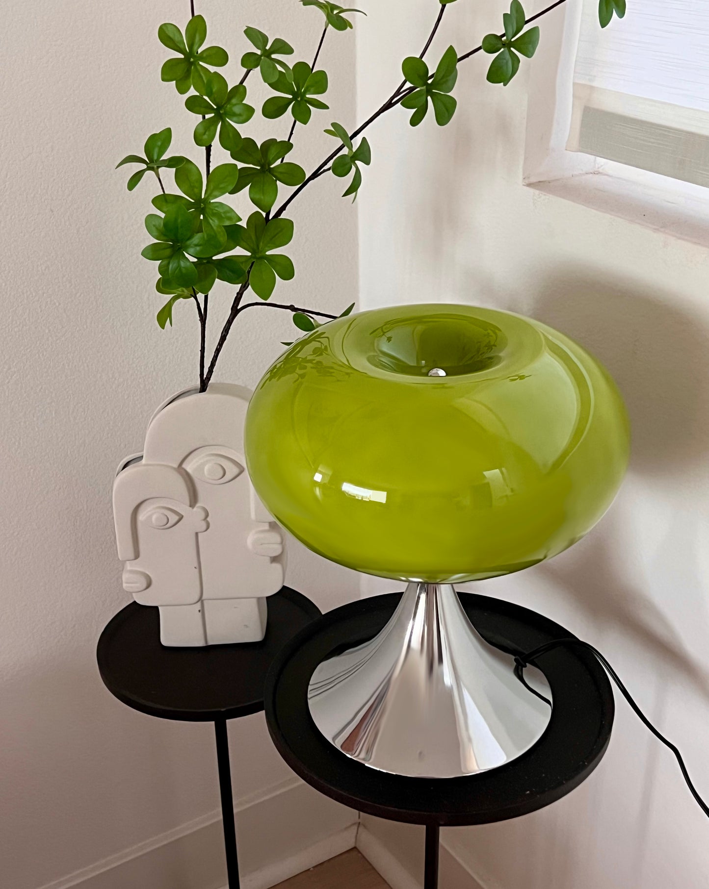 Creamy Apple Table Lamp