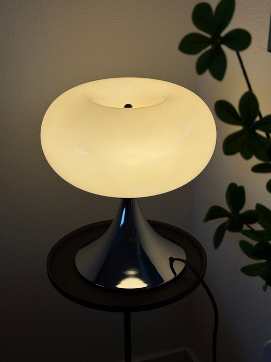 Creamy Apple Table Lamp